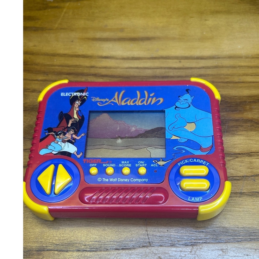 Tiger Electronics Aladdin Handheld Game Red Plastic Vintage 1990 - Picture 5 of 9